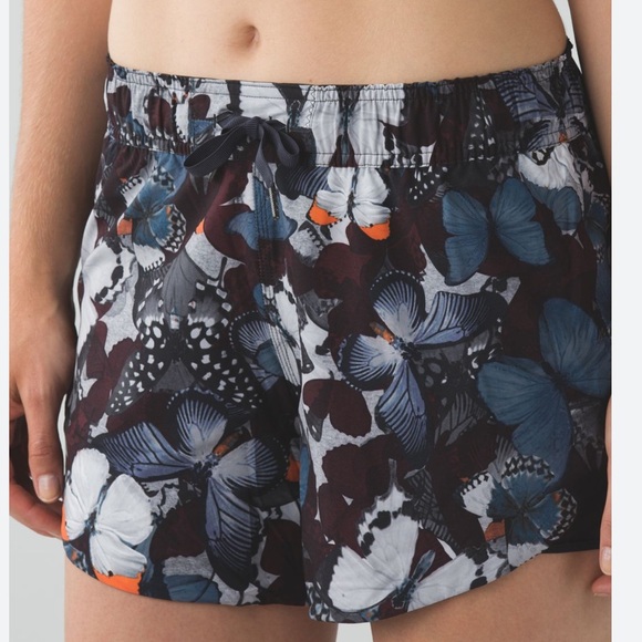 lululemon athletica Pants - Lululemon Go the Distance REVERSIBLE shorts 12 BIGGIE SO FLY BUTTERFLY PIZZAZZ